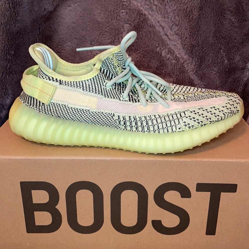 Authentic Yeezy Boost 350 - image 4